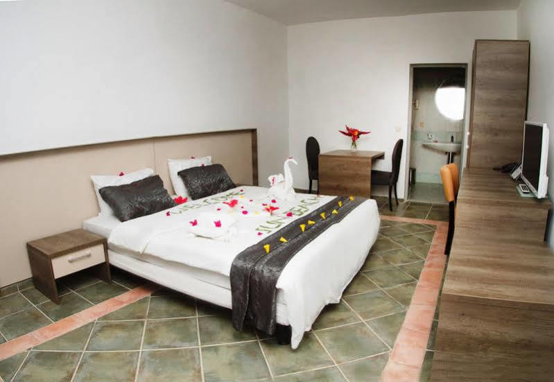 Sunbeach Hotel & Resort Bakau Exterior foto