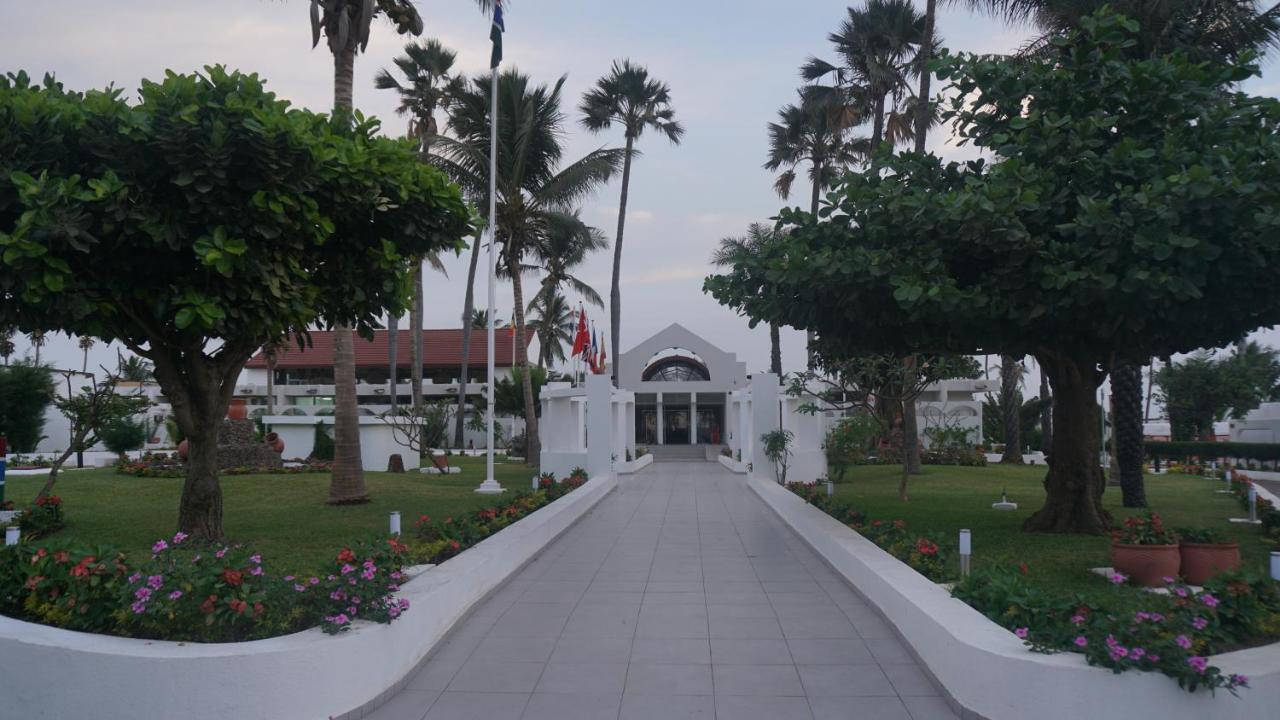 Sunbeach Hotel & Resort Bakau Exterior foto