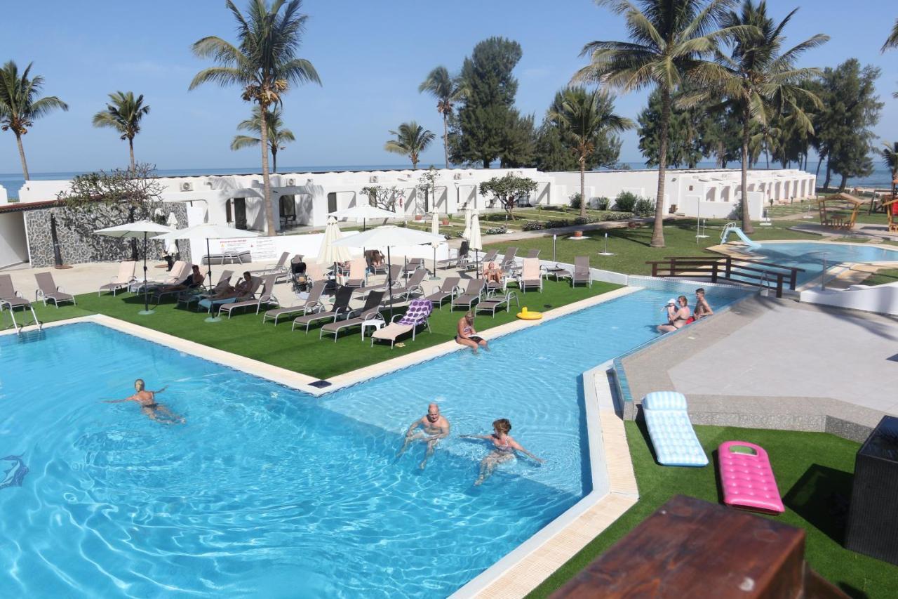 Sunbeach Hotel & Resort Bakau Exterior foto